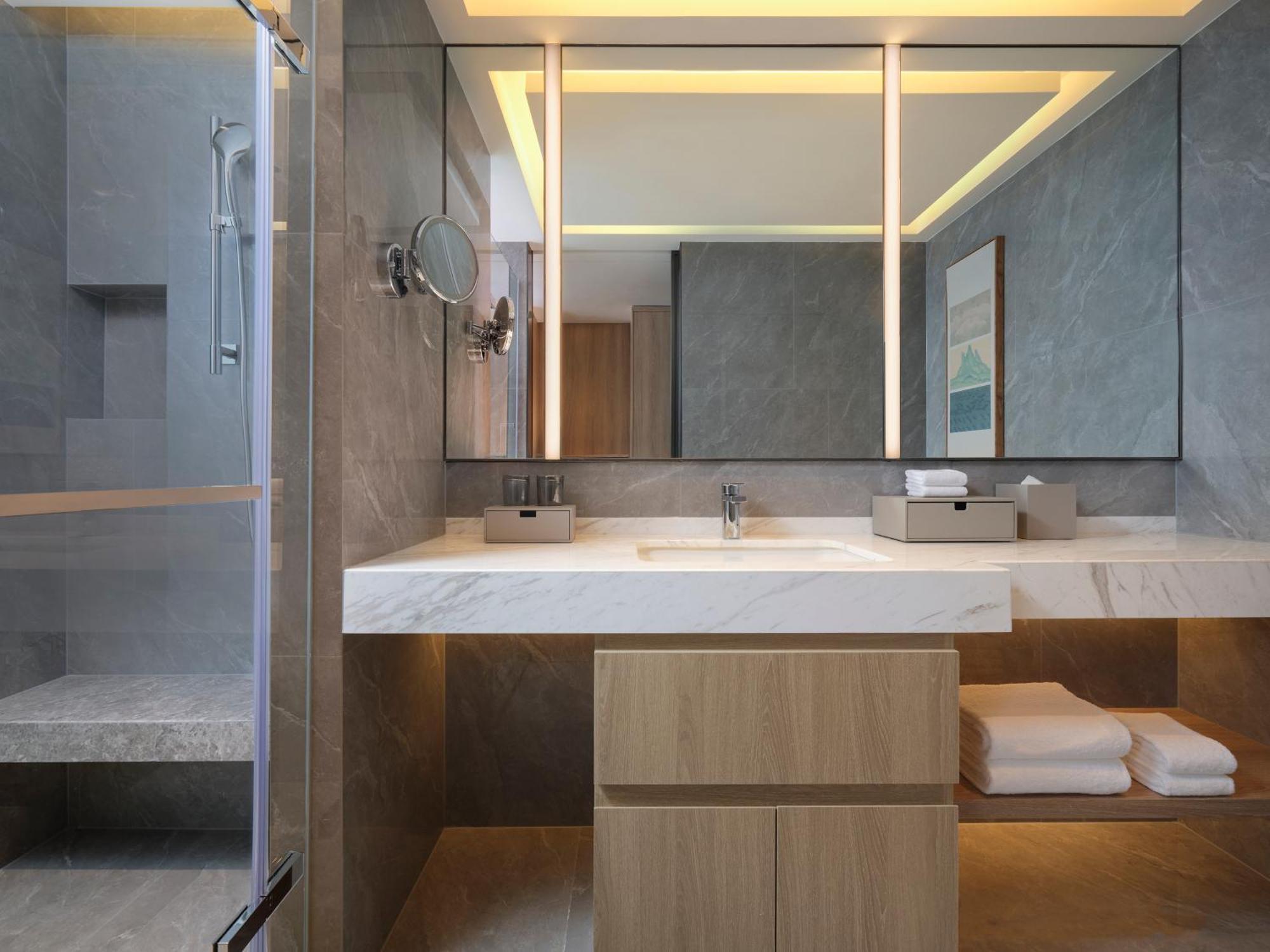 Courtyard By Marriott Shanghai Xujiahui Экстерьер фото